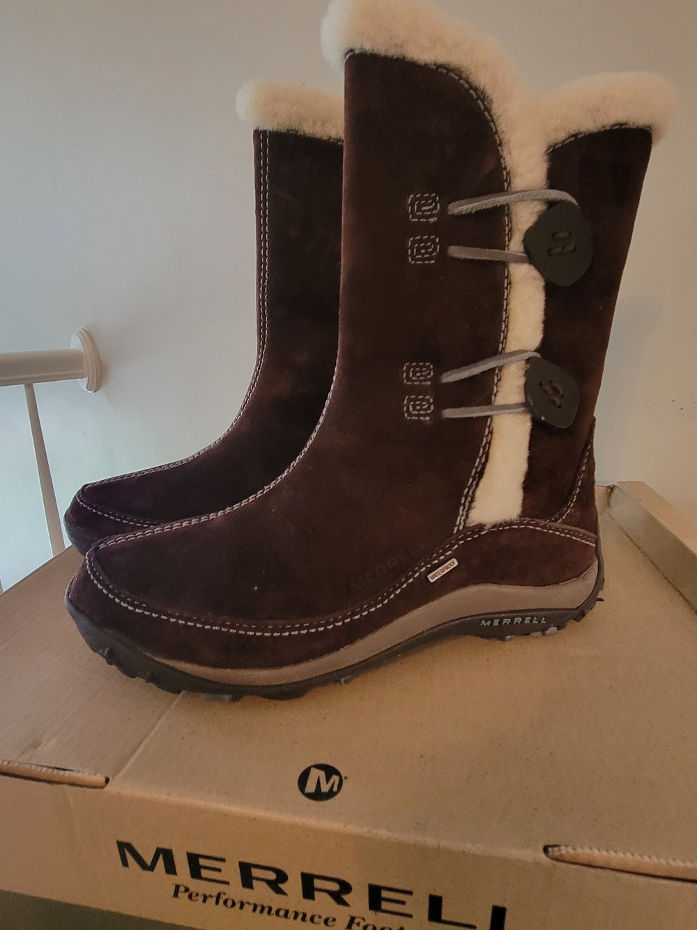 Merrell Yarra Chestnut Brown Suede Winter Boots